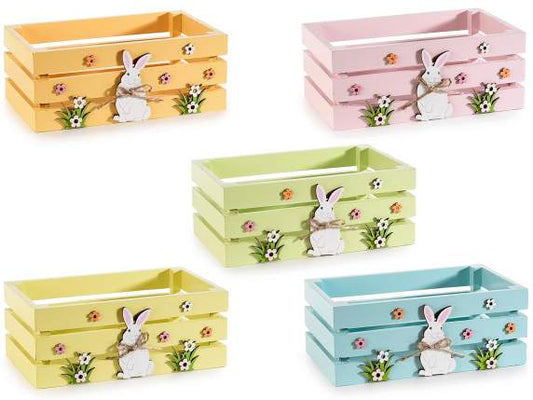 Holzkiste mit weißen Hasen und kleinen Blumen - Avaloon Party-Deko-Geschenke