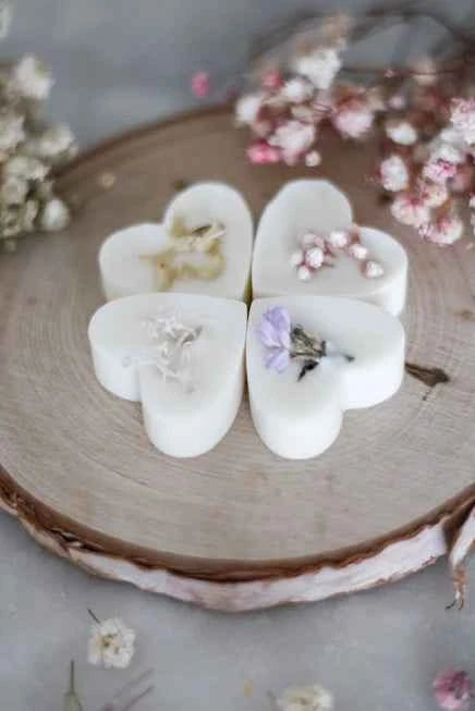 Fondant Duftkerze Blumen mit getrockneten Blumen - Duftende Deko für dein Zuhause - Avaloon Party-Deko-Geschenke