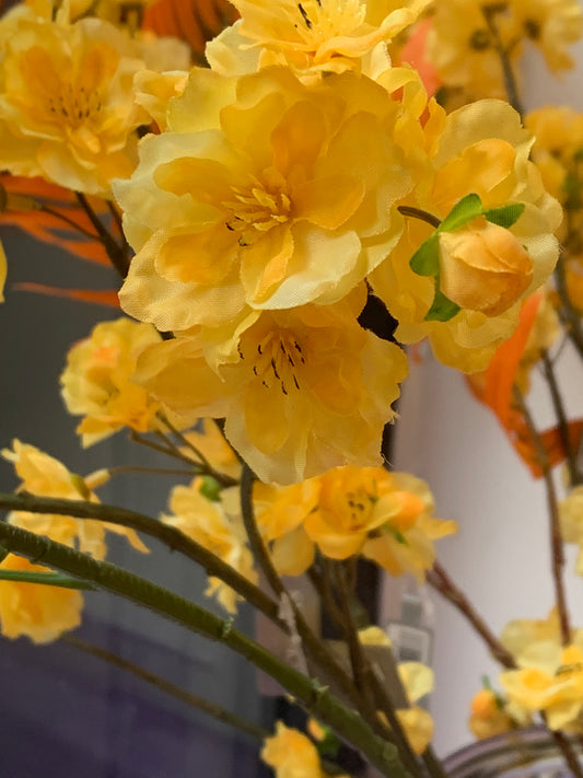 Kunststoff Kirschblütenzweig gelb - Avaloon Party-Deko-Geschenke