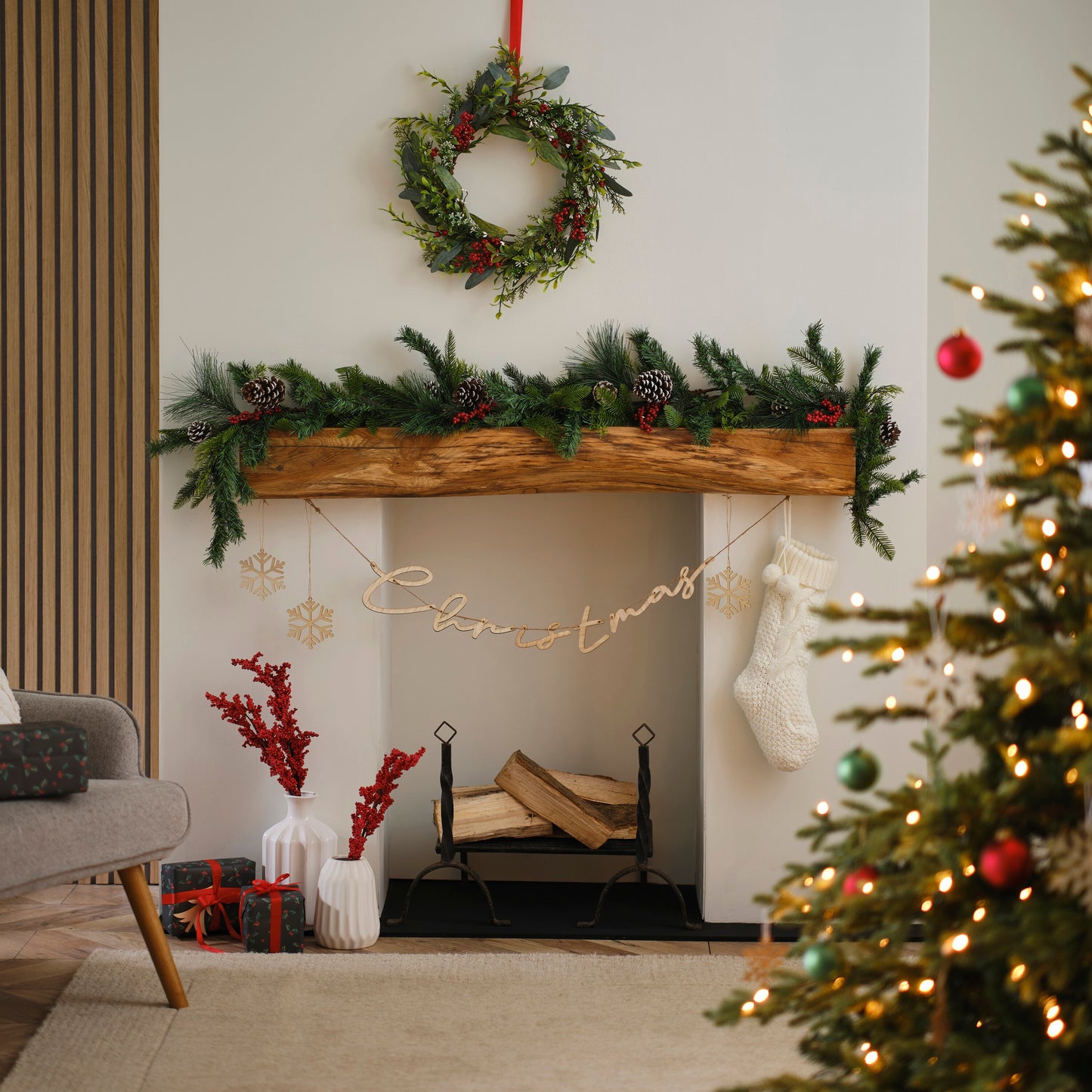 Weihnachtliche Laubdekoration, Rote Beerenstiele