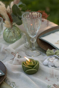 Bougie en forme de rose 7 x 4 cm