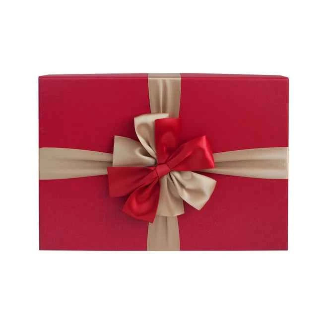 Rechteckigen, himbeerroten Geschenkbox, goldroter Schleife