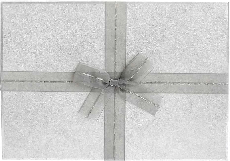 Geschenkbox, dunkelgrau mit silbernem Deckel, graues Dekoband