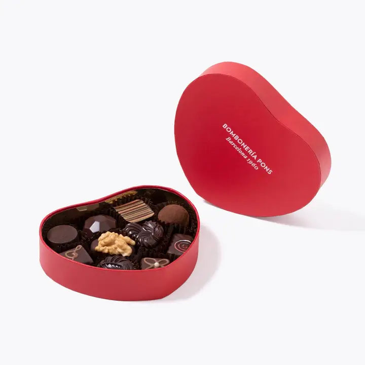 Dunkle Pralinen in roter Herzschachtel – 150 g