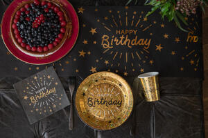 Serviette Happy Birthday schwarz, gold