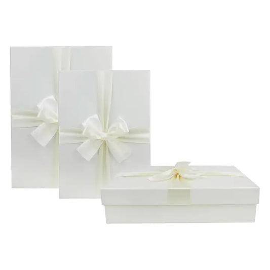 Geschenkboxen in Elfenbein