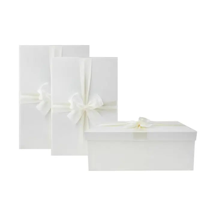 Geschenkboxen in Elfenbein übergroße