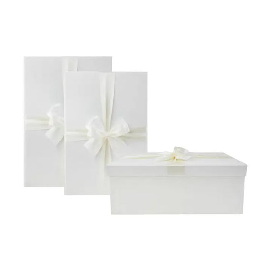Geschenkboxen in Elfenbein übergroße