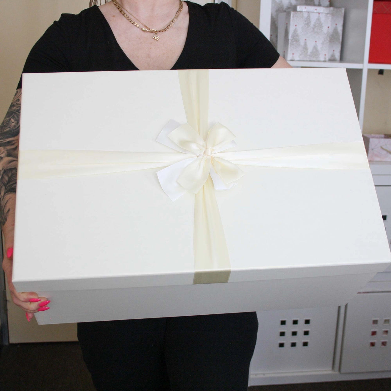 Geschenkboxen in Elfenbein übergroße